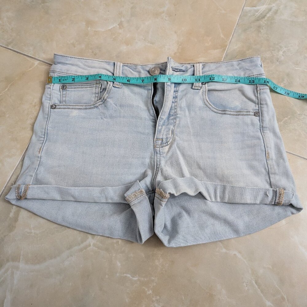 American Eagle Women's Light Wash Shorts